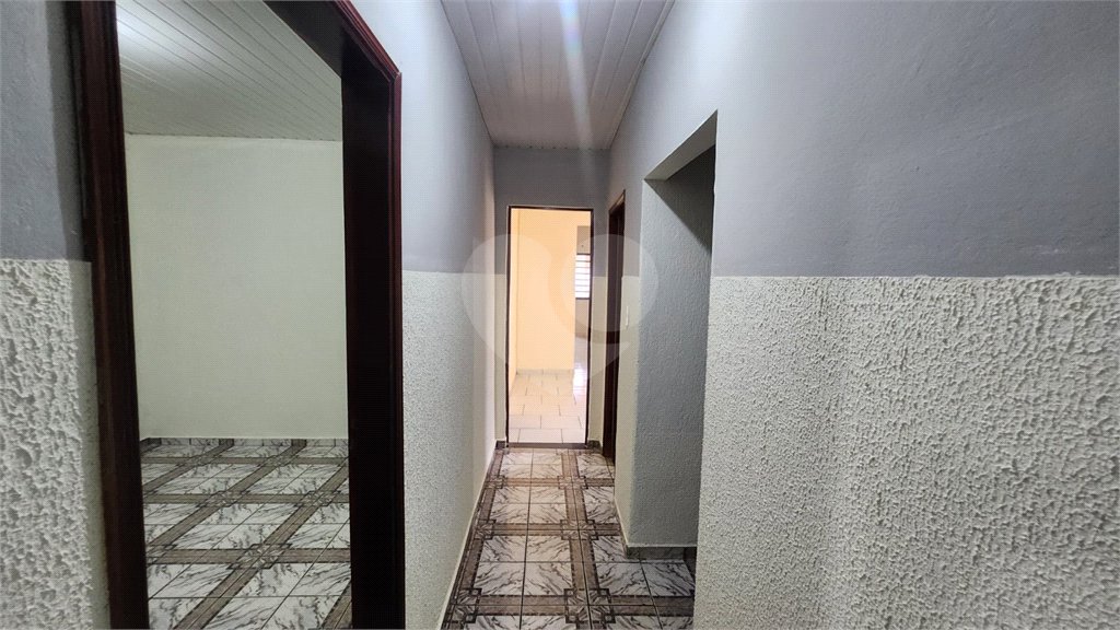 Casa à venda com 4 quartos, sendo 1 suíte, em Jardim Roberto Selmi Dei, Araraquara, SP