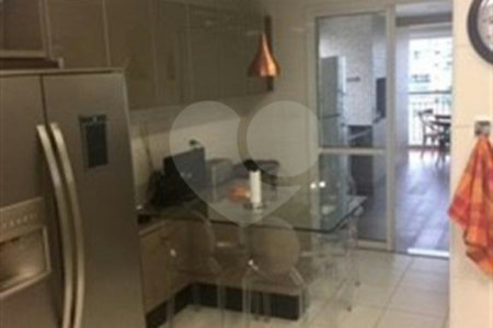 Apartamento à venda com 3 suítes em Campo Belo, São Paulo, SP