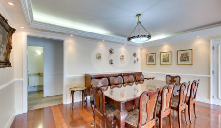 Apartamento à venda com 3 suítes em Real Parque, São Paulo, SP