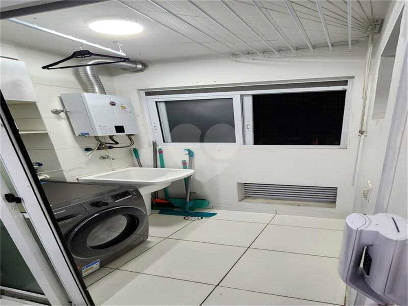 Apartamento à venda com 2 quartos, sendo 1 suíte,  em Parque Reboucas, São Paulo, SP