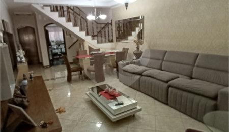 Sobrado à venda com 4 quartos, sendo 1 suíte,  em Vila Nova Galvão, São Paulo, SP