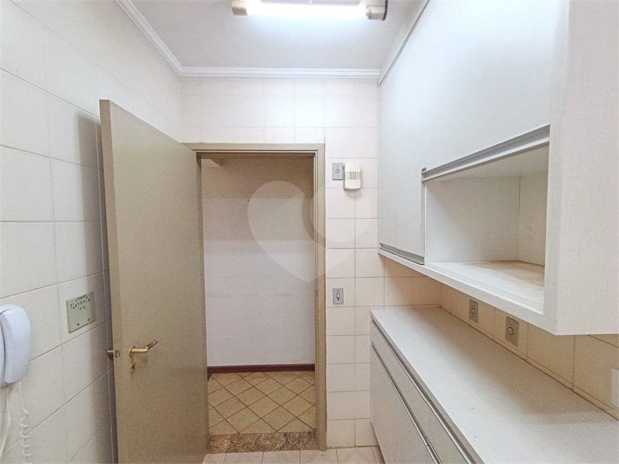 Apartamento à venda com 3 quartos, sendo 1 suíte, no Centro, Ribeirão Preto, SP