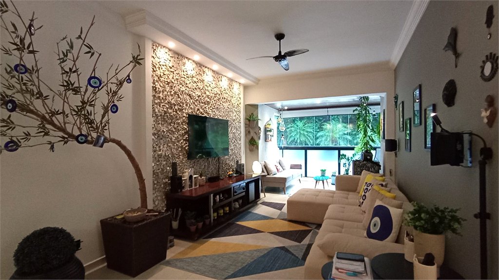 Apartamento à venda com 2 quartos, sendo 1 suíte, em Pitangueiras, Guarujá, SP