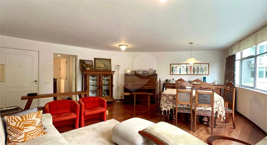 Apartamento à venda com 3 quartos, sendo 1 suíte, em Jardim Paulistano, São Paulo, SP