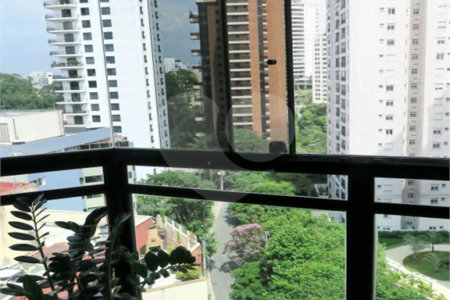 Apartamento à venda com 3 quartos, sendo 2 suítes, em Jardim Parque Morumbi, São Paulo, SP