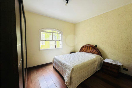 Casa à venda com 4 quartos, sendo 1 suíte,  em Vila Galvão, Guarulhos, SP