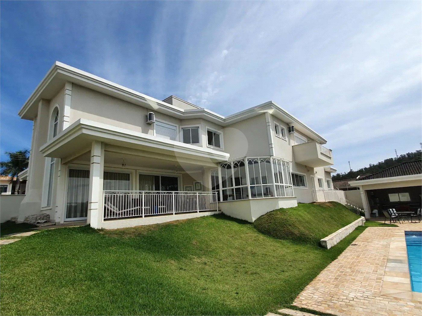 Casa à venda com 5 quartos, sendo 4 suítes, no condomínio Sol Vinhedo, Vinhedo - SP
