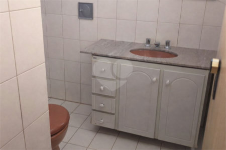 Casa à venda com 2 quartos, sendo 1 suíte, no Centro, Araraquara, SP