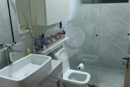 Casa à venda com 4 quartos, sendo 2 suítes,  no condomínio Figueira Garden, Atibaia - SP