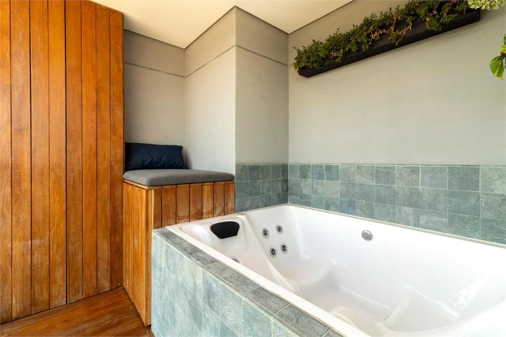 Apartamento à venda com 3 quartos, sendo 2 suítes, em Pinheiros, São Paulo, SP