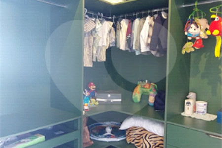 Casa à venda com 3 suítes no condomínio Figueira Garden, Atibaia - SP