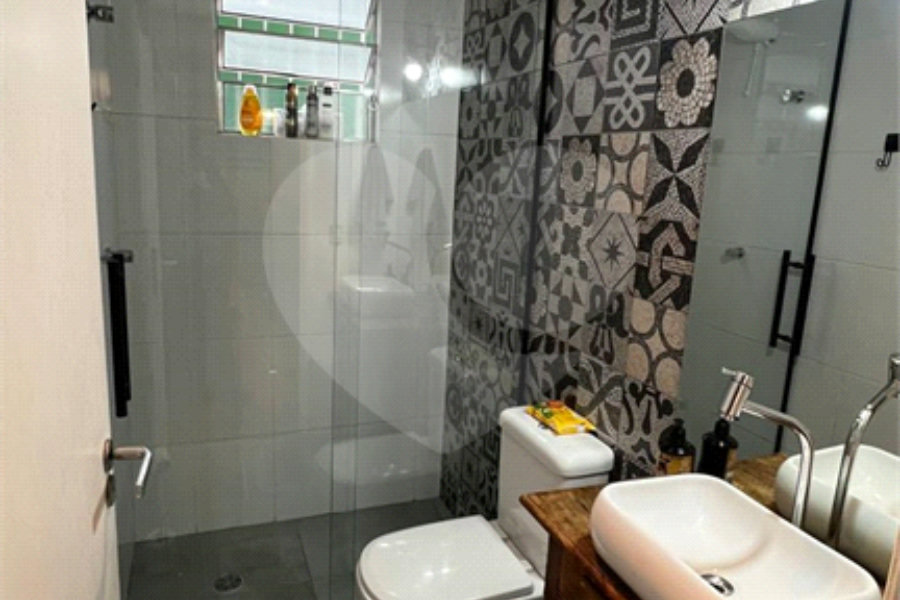 Sobrado à venda com 3 quartos, sendo 1 suíte, em Vila Mariana, São Paulo, SP