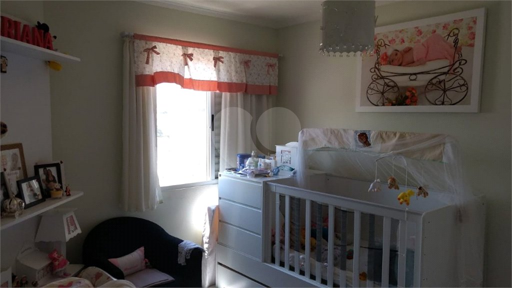 Casa à venda com 3 quartos, sendo 1 suíte, no condomínio Residencial Água Fria, São Paulo - SP