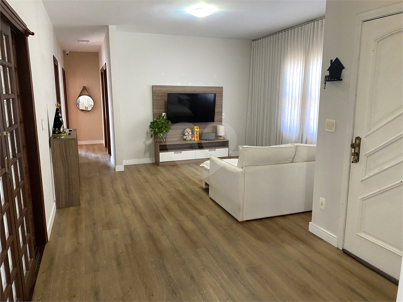 Casa à venda com 3 quartos, sendo 1 suíte, em Jardim das Palmeiras, Valinhos, SP