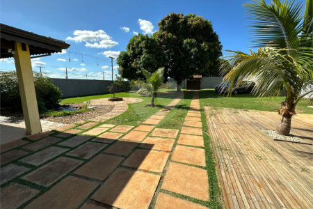 Chácara à venda com 4 quartos em Nova Veneza, Paulínia, SP