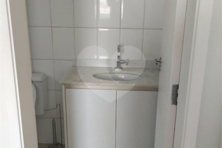 Apartamento para alugar com 2 quartos, sendo 1 suíte, em Vila Invernada, São Paulo, SP