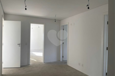 Apartamento à venda com 3 suítes em Campo Belo, São Paulo, SP