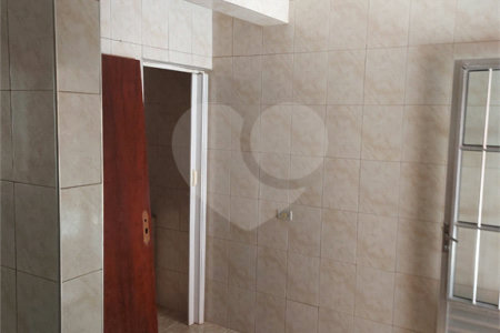 Casa à venda com 4 quartos, sendo 1 suíte, em Vila Pirajussara, São Paulo, SP