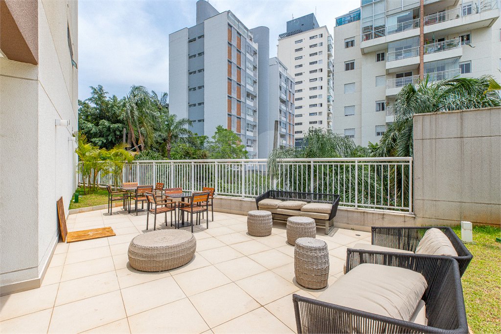 Apartamento à venda com 3 quartos, sendo 1 suíte,  em Chácara Flora, São Paulo, SP