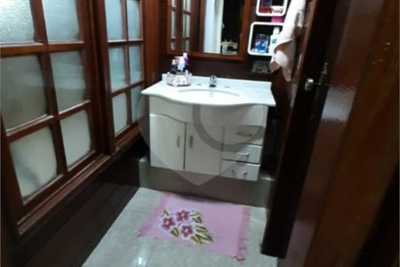 Sobrado à venda com 3 quartos, sendo 1 suíte,  no Centro, Vinhedo, SP