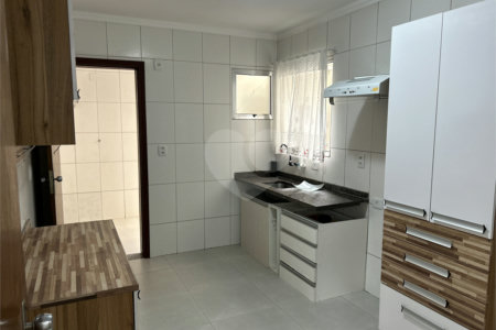 Apartamento à venda com 3 quartos, sendo 1 suíte,  em Vila Lavínia, Mogi das Cruzes, SP