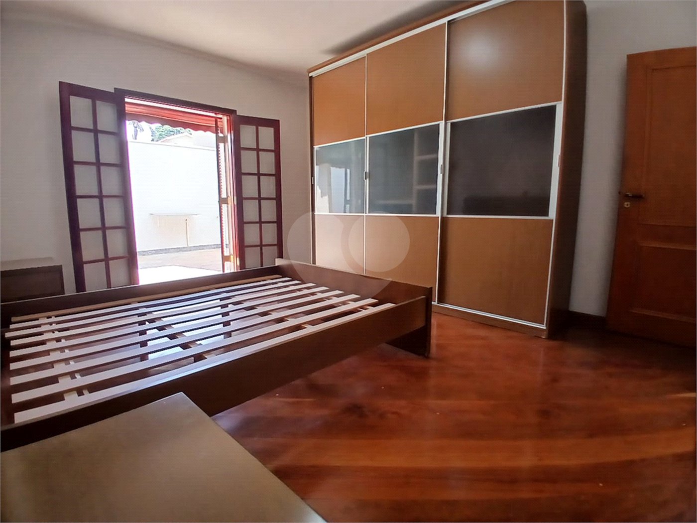 Casa à venda com 5 quartos, sendo 3 suítes, em Vila Santista, Atibaia, SP