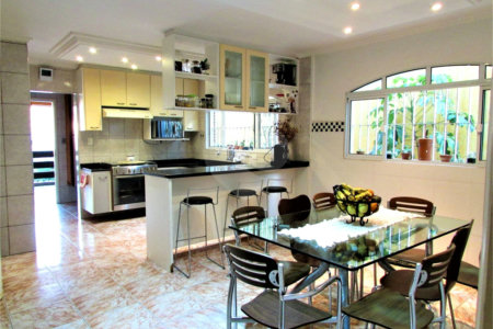 Casa à venda com 3 suítes em Jardim Regina, São Paulo, SP