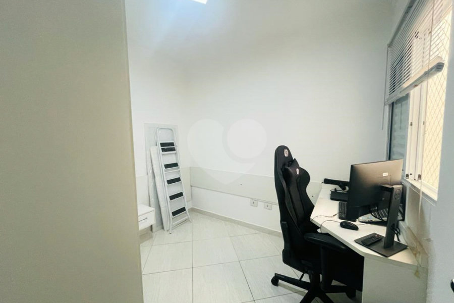 Casa à venda com 3 quartos, sendo 1 suíte,  no condomínio Rafaela I, São Paulo - SP