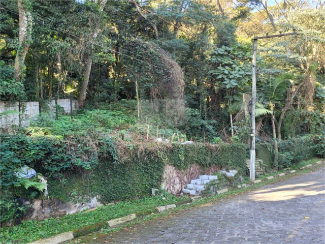 Terreno à venda no condomínio Parque Imperial da Cantareira, Mairiporã - SP