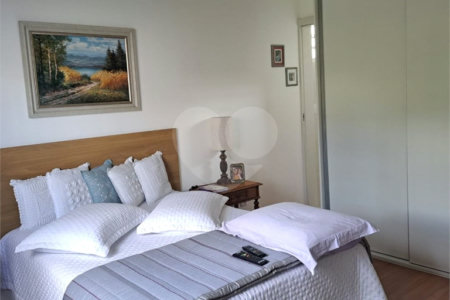 Casa Térrea à venda com 3 quartos, sendo 2 suítes,  em Vila Oliveira, Mogi das Cruzes, SP