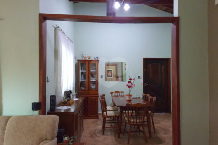 Chácara à venda com 3 quartos, sendo 2 suítes,  em Estância San Remo, Atibaia, SP