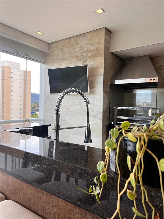 Apartamento à venda com 3 quartos, sendo 1 suíte,  em Vila Suissa, Mogi das Cruzes, SP