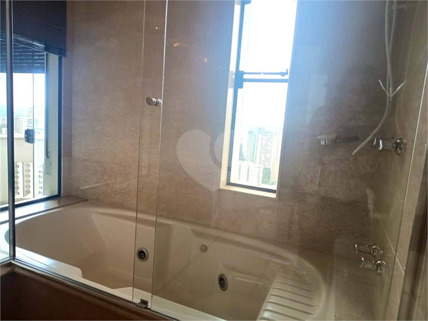 Apartamento à venda com 4 suítes em Vila Suzana, São Paulo, SP