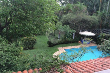 Sobrado à venda com 5 quartos, sendo 3 suítes, em Fazenda Morumbi, São Paulo, SP