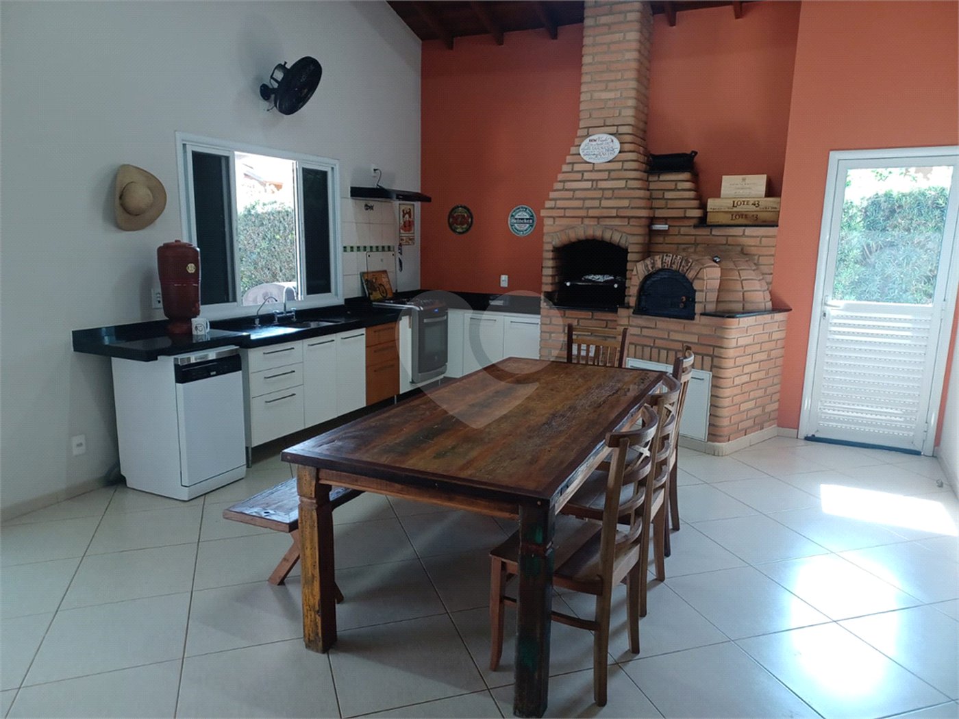 Casa à venda com 2 quartos, sendo 1 suíte, no condomínio Terras de Mont Serrat, Salto - SP