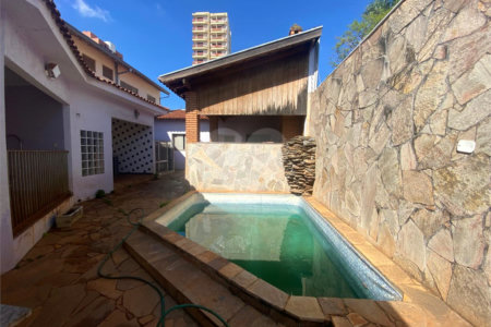 Casa à venda com 3 quartos, sendo 1 suíte, no Centro, Araraquara, SP
