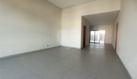 Casa à venda com 3 quartos, sendo 1 suíte, no condomínio Buona Vita, Atibaia - SP