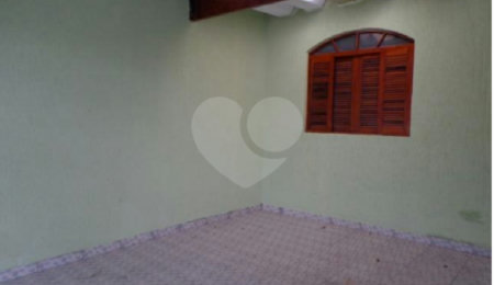 Casa à venda com 2 quartos, sendo 1 suíte, em Tremembé, São Paulo, SP