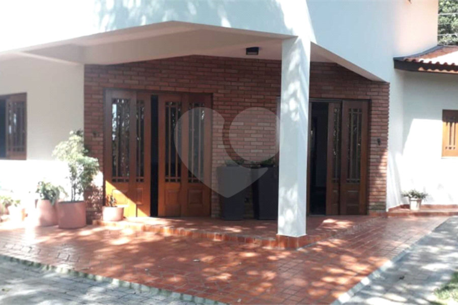 Casa à venda com 3 quartos, sendo 4 suítes,  no condomínio Alpes da Cantareira, Mairiporã - SP