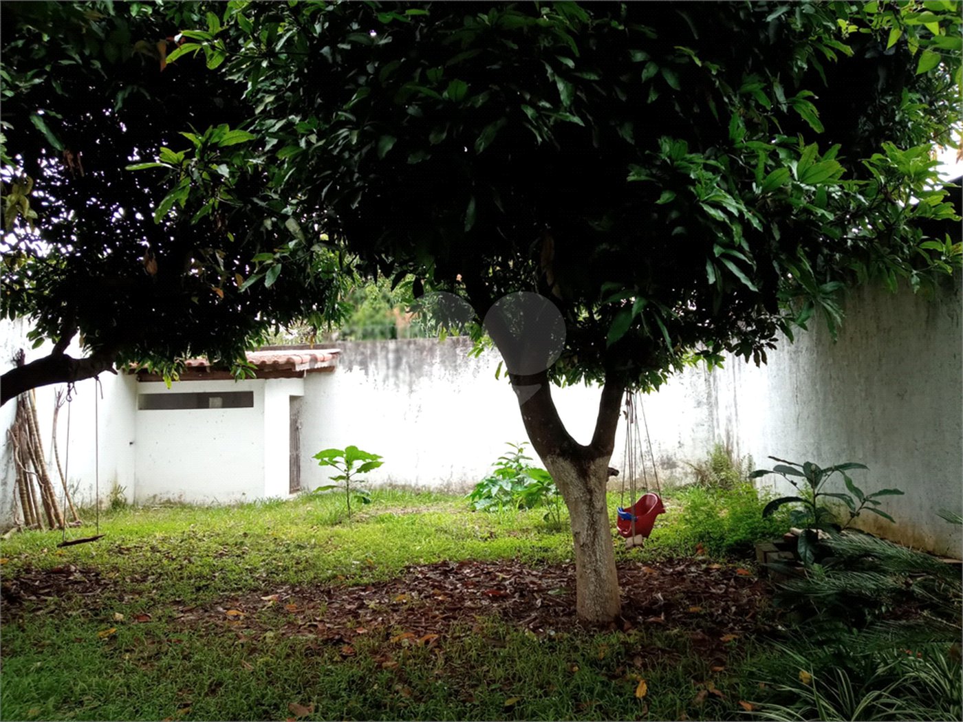 Casa à venda com 4 quartos, sendo 1 suíte,  em Vila Bela Flor, Mogi das Cruzes, SP