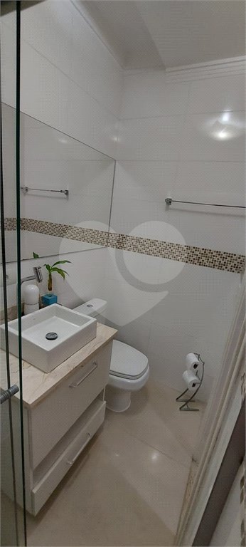 Casa à venda com 3 quartos, sendo 1 suíte, no condomínio Ville Resedá, São Paulo - SP