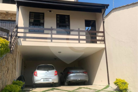 Sobrado à venda com 3 quartos, sendo 1 suíte,  em Vila Suissa, Mogi das Cruzes, SP