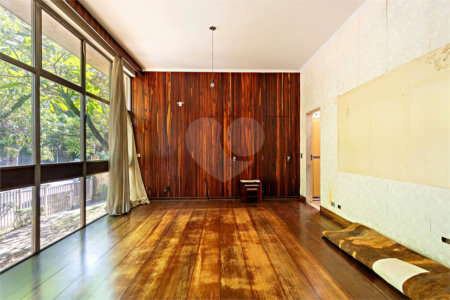 Casa Térrea à venda ou para alugar com 4 suítes em Alto da Boa Vista, São Paulo, SP