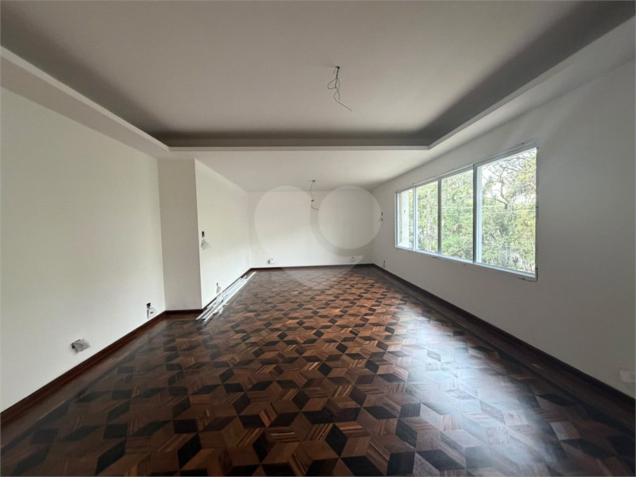 Casa à venda com 3 quartos, sendo 1 suíte, em Alto da Boa Vista, São Paulo, SP