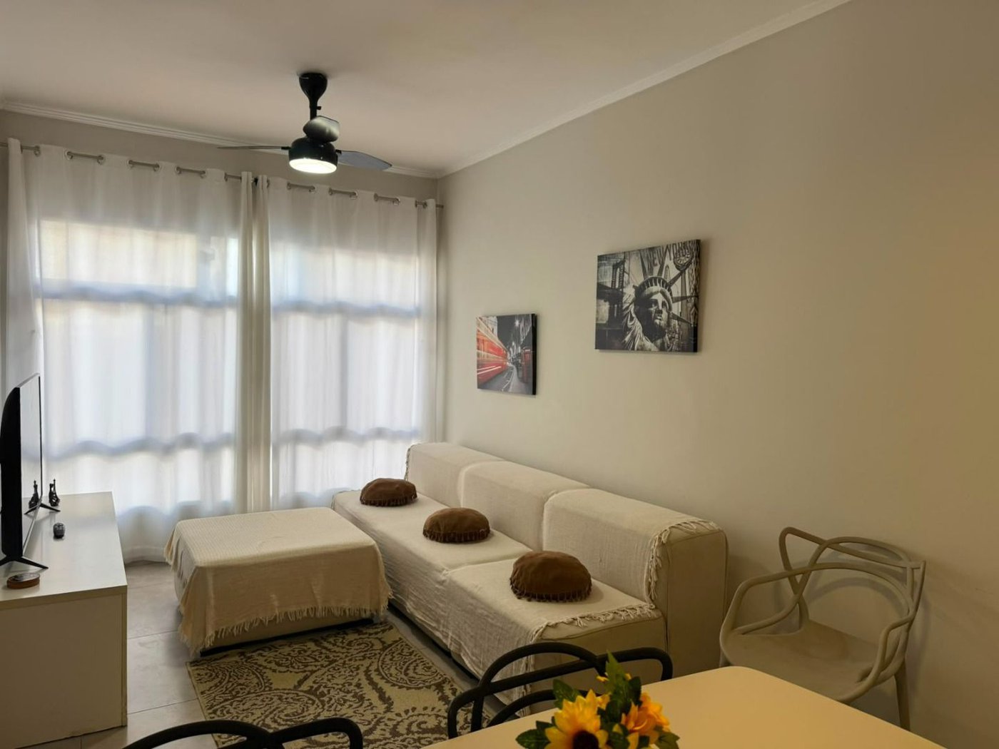 Apartamento com 3 dormitórios à venda, 70 m² por R$ 315.000,00 - Jardim São Miguel - Guarujá/SP
