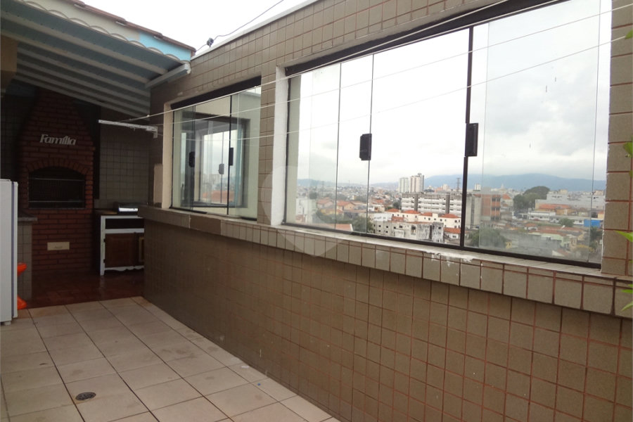 COBERTURA COM PISCINA E CHURRASQUEIRA NA CASA VERDE.