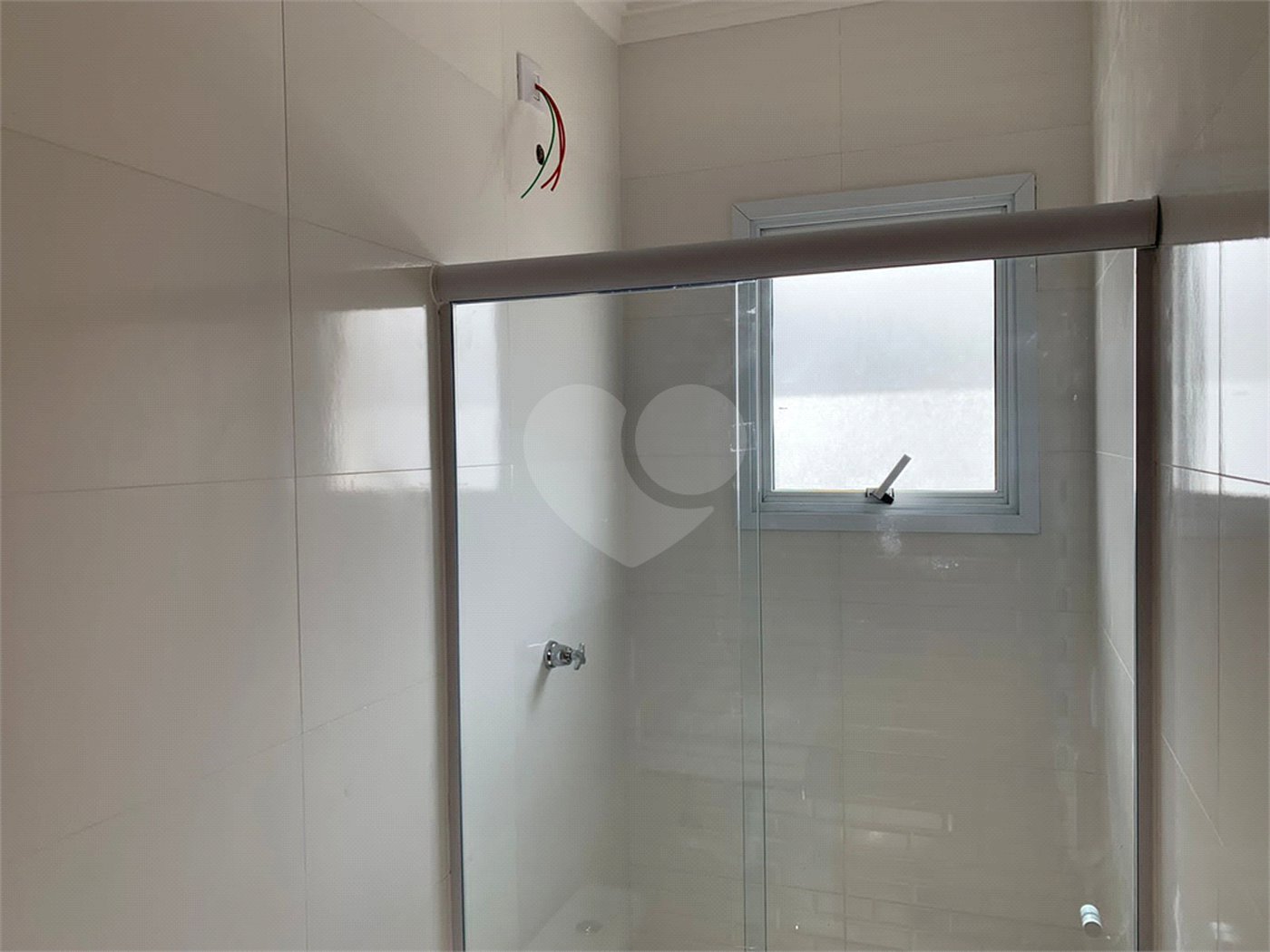 Casa à venda com 2 suítes no condomínio Residencial Napoles, São Paulo - SP