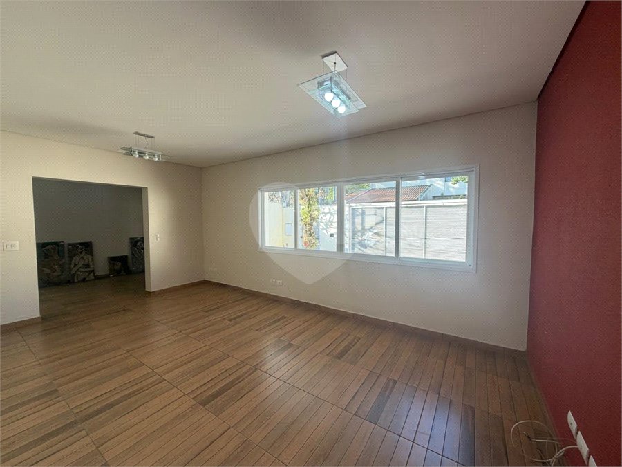 Casa Térrea à venda com 3 quartos, sendo 1 suíte, em Alto da Boa Vista, São Paulo, SP