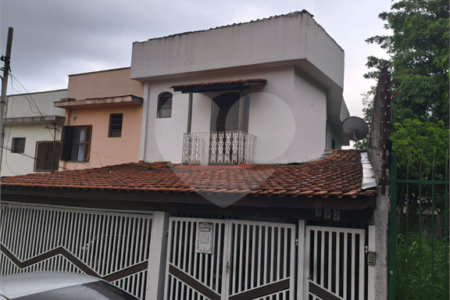 Sobrado à venda com 3 quartos, sendo 1 suíte,  em Conjunto Residencial Vista Verde, São Paulo, SP