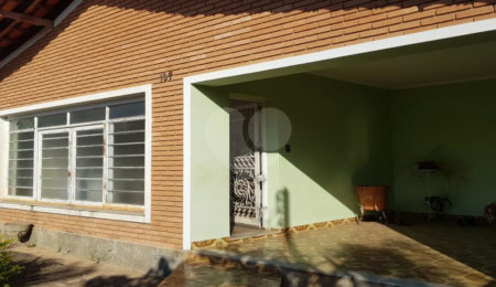 Casa à venda com 2 quartos no Centro, Vinhedo, SP